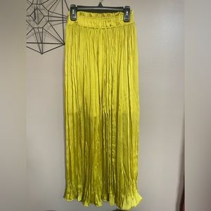 Topshop. Long Yellow Crinkle Skirt. Size 4.